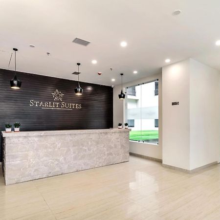Starlit Suites Newtown Kalkutta Exterior foto