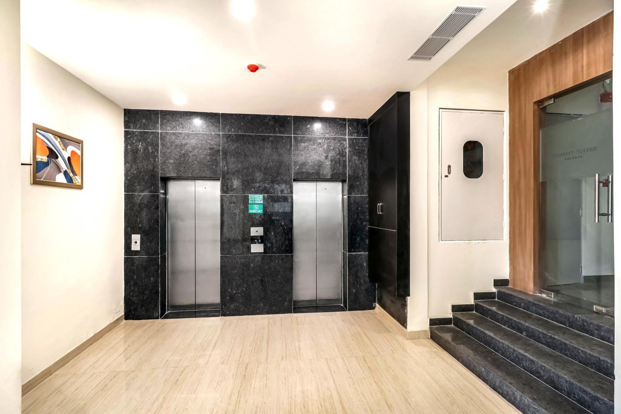 Starlit Suites Newtown Kalkutta Exterior foto
